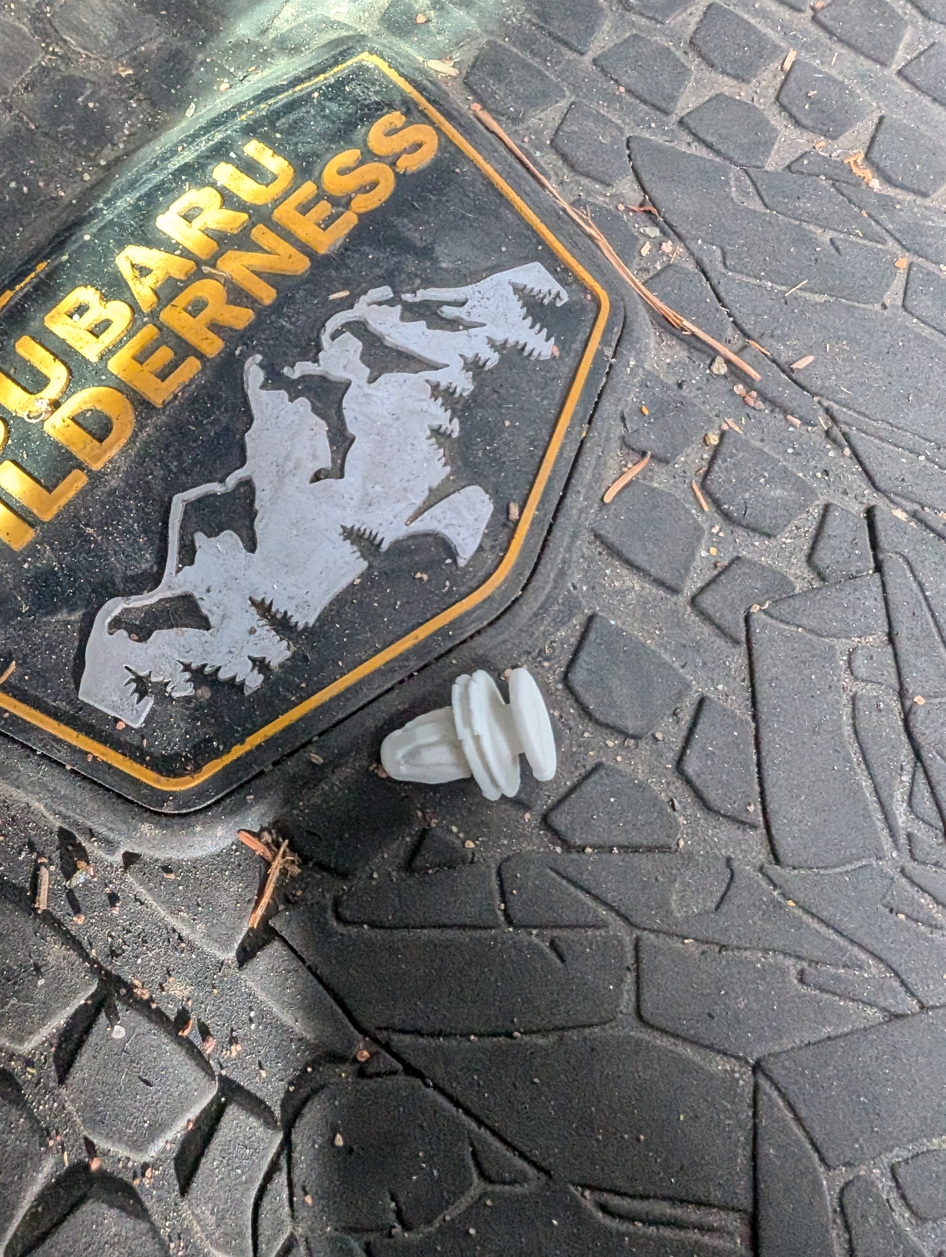 Car panel clip - photo 2