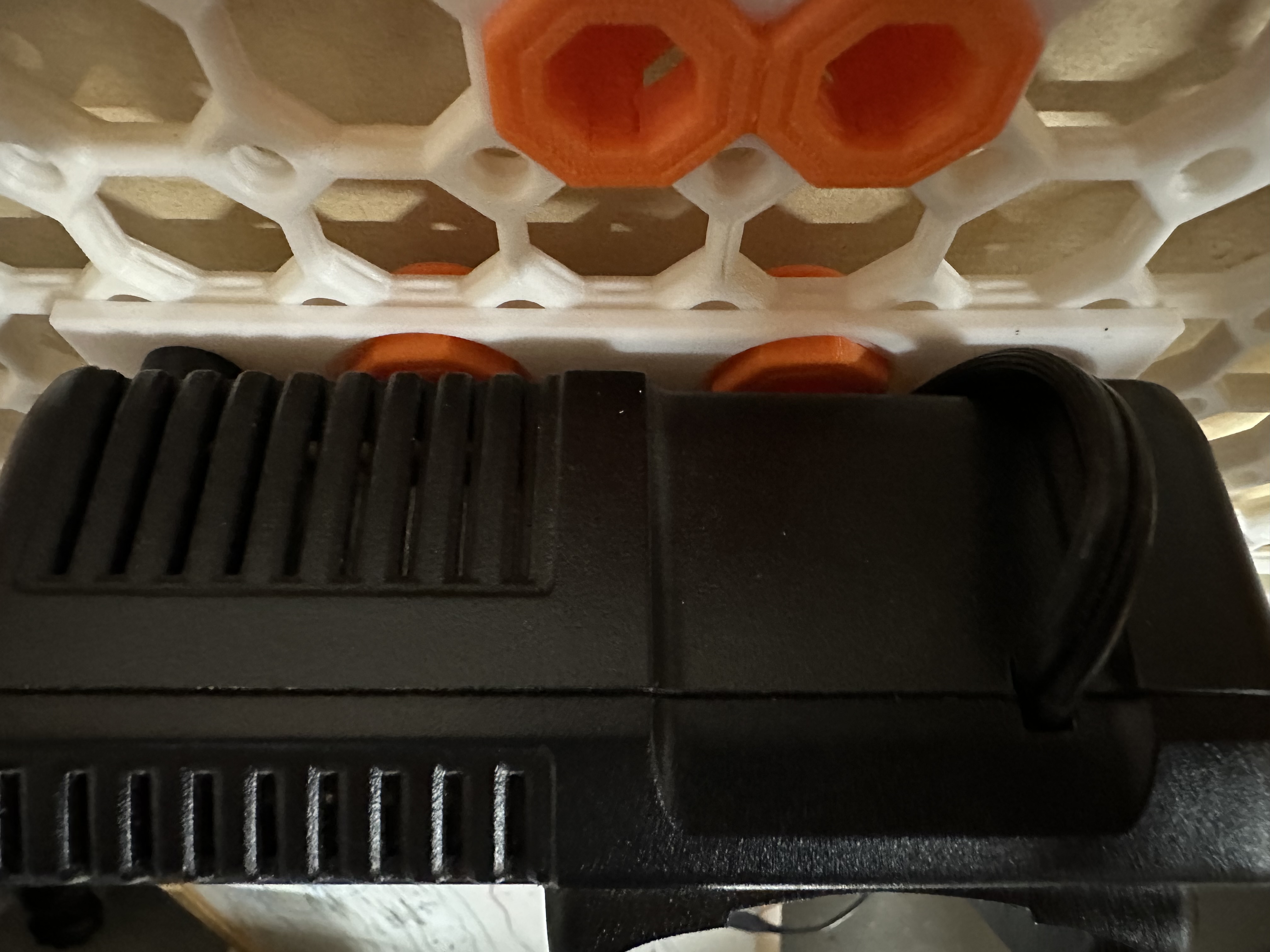 Dewalt DCB115 20v Charger Mount for Multiboard - photo 3