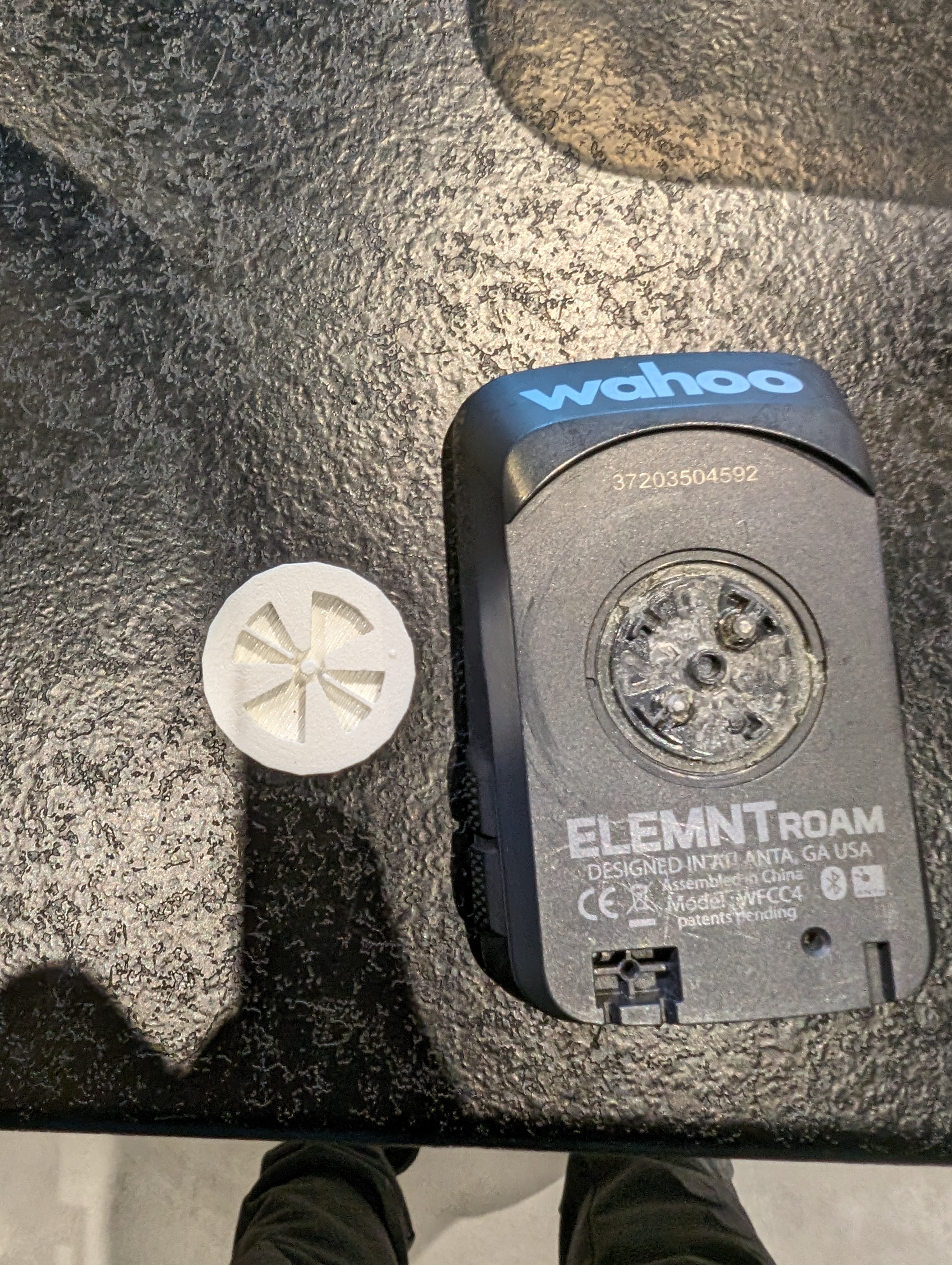 wahoo elemnt roam mounting tabs replacement - photo 2
