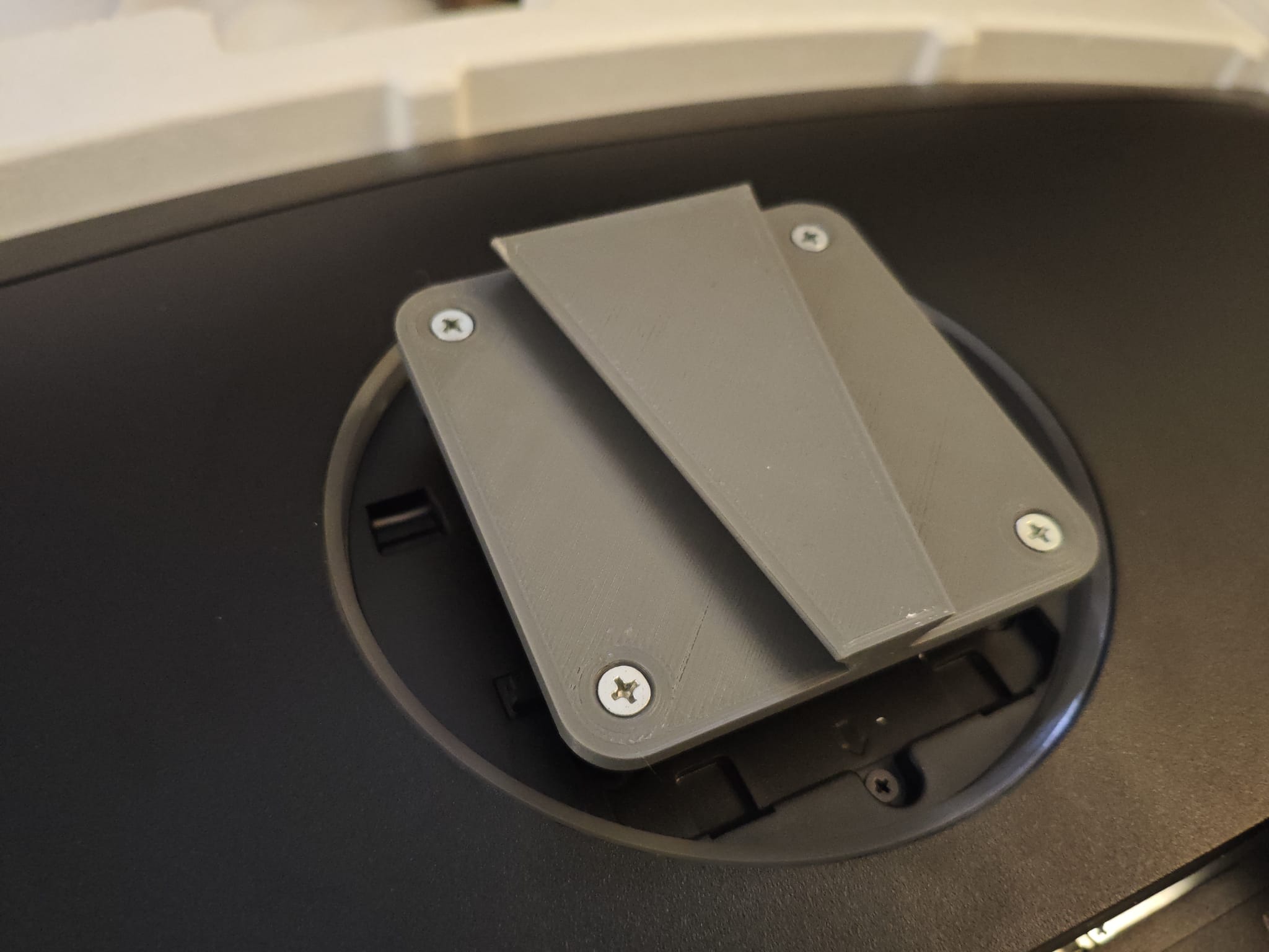 VESA 75x75 or 100x100 low profile wall mount - photo 2