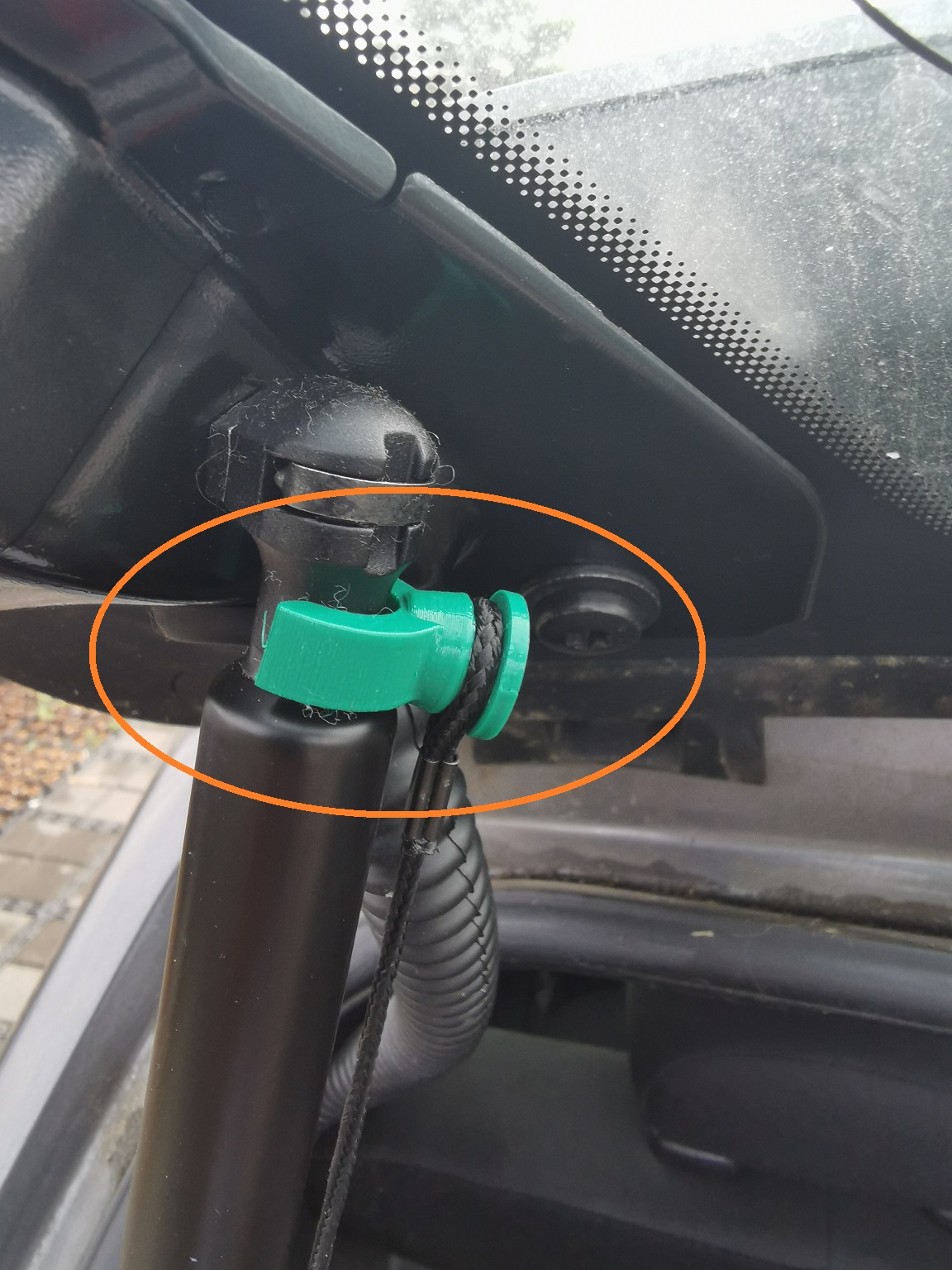 Clip for rear parcel shelf Renault Twingo 3 (stronger version)