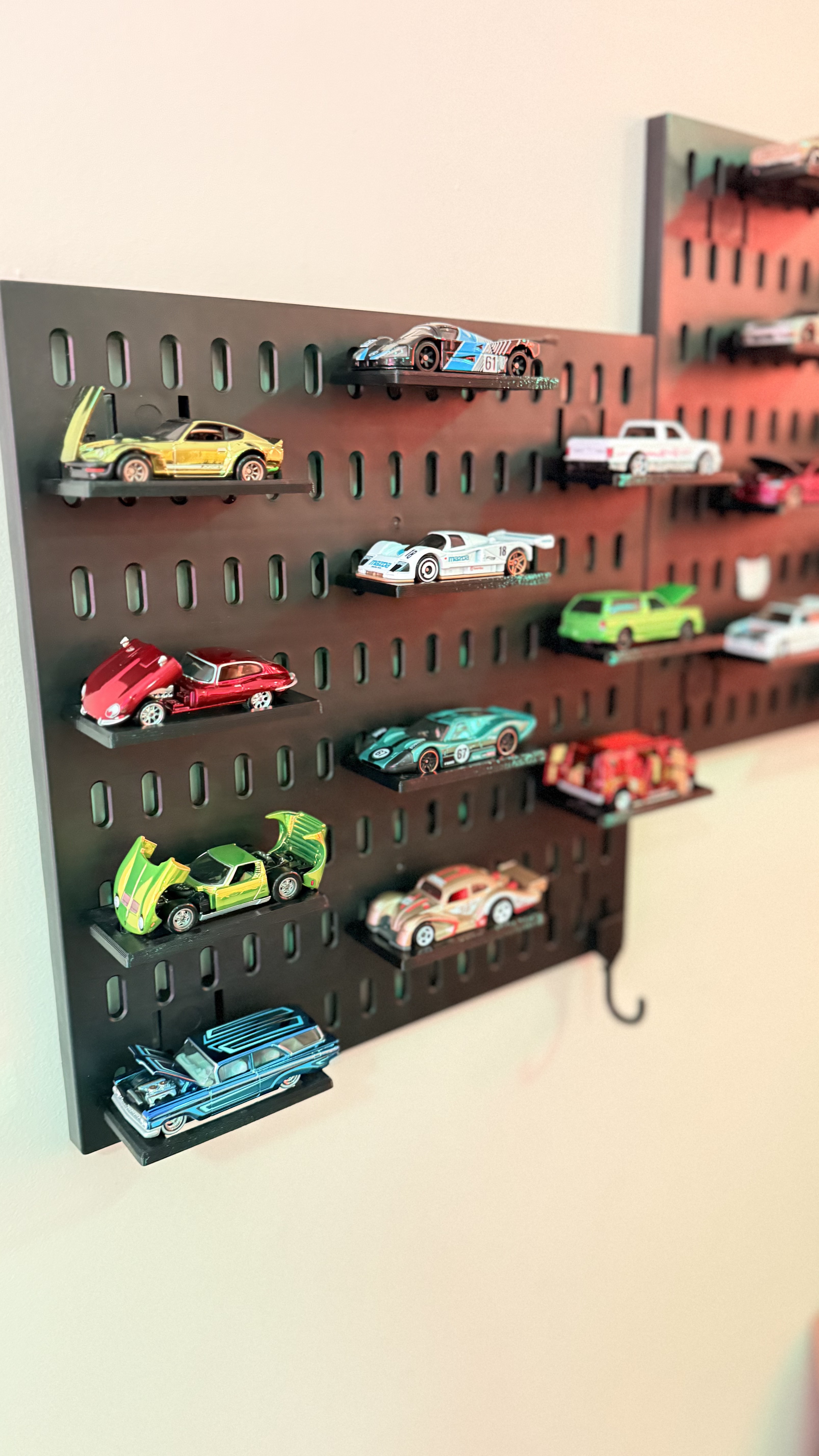 Hot Wheels Display Shelf for the Zestify Pegboard Kit - photo 3