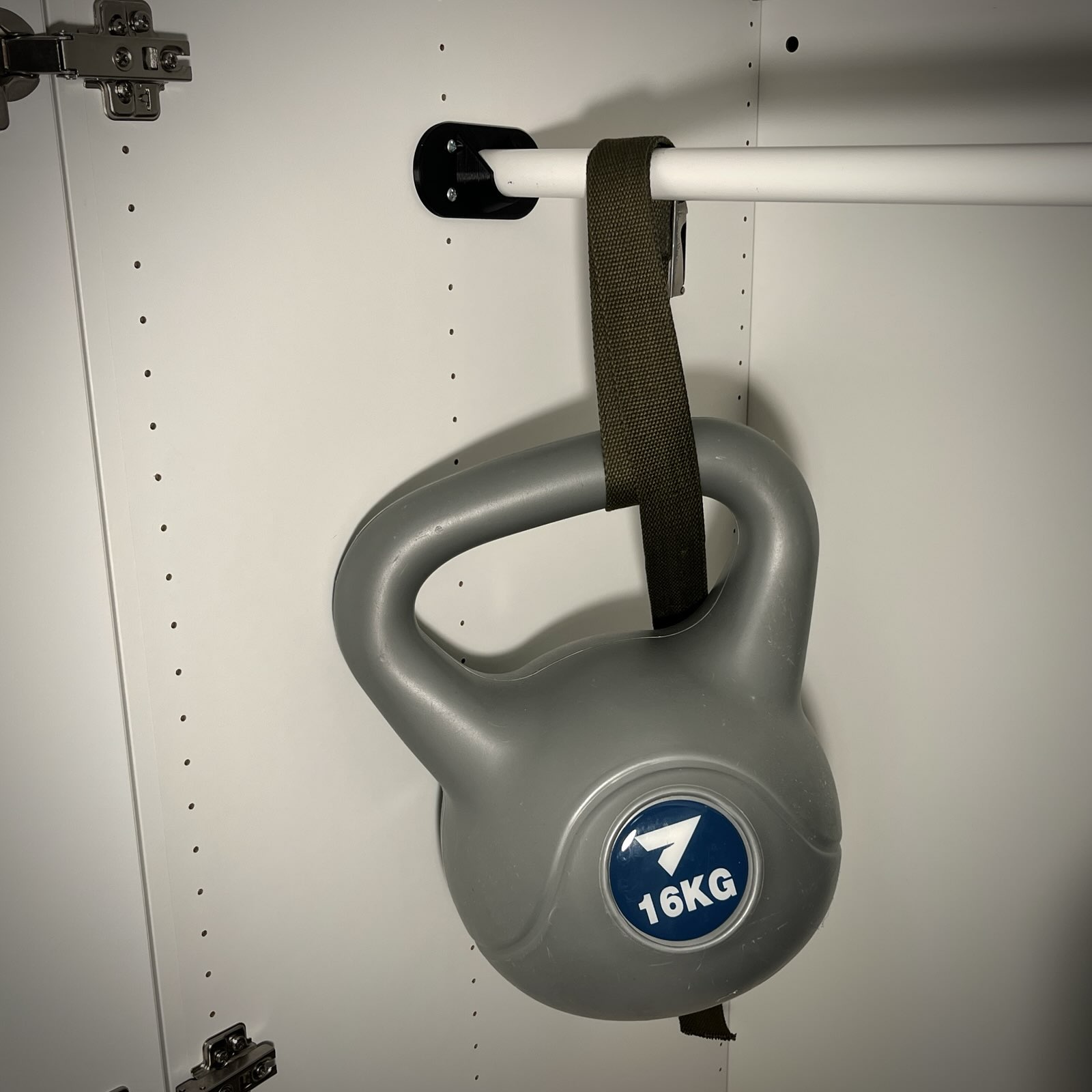 A fully parametric strong wardrobe rail bracket for a cylindrical rail (fits Ikea Hjalpa) - photo 3